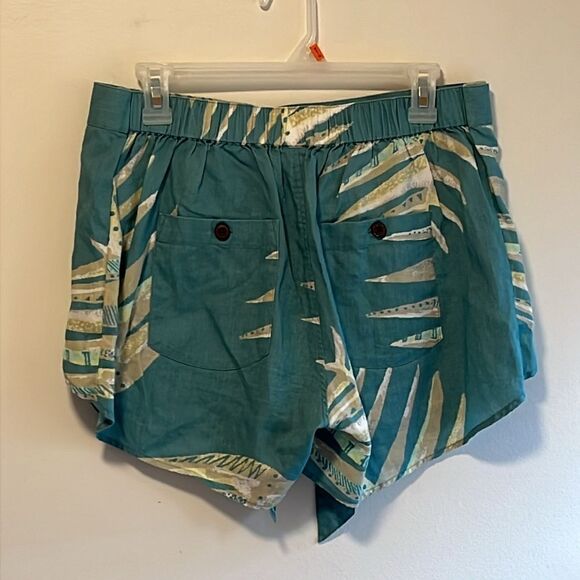 EXCELLENT CONDITION WOMEN’S MEDIUM PATAGONIA “WRAPAROUND” GARDEN ISLAND 4” SHORT - Picture 3 of 9